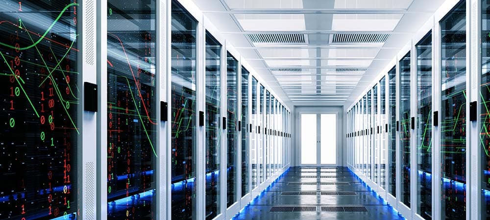 Pasillo de sala de servidores en un data center